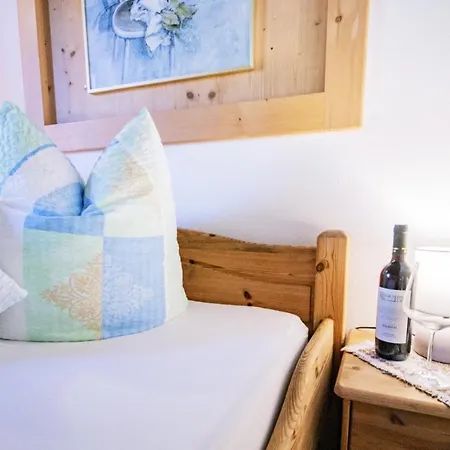 Haus Wulfenia Apartman *