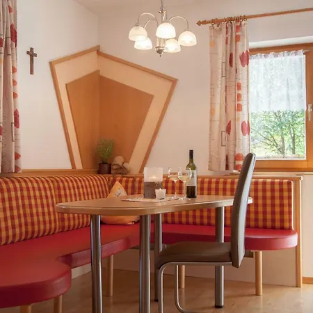 Haus Wulfenia * 施图拜河谷新施蒂夫特